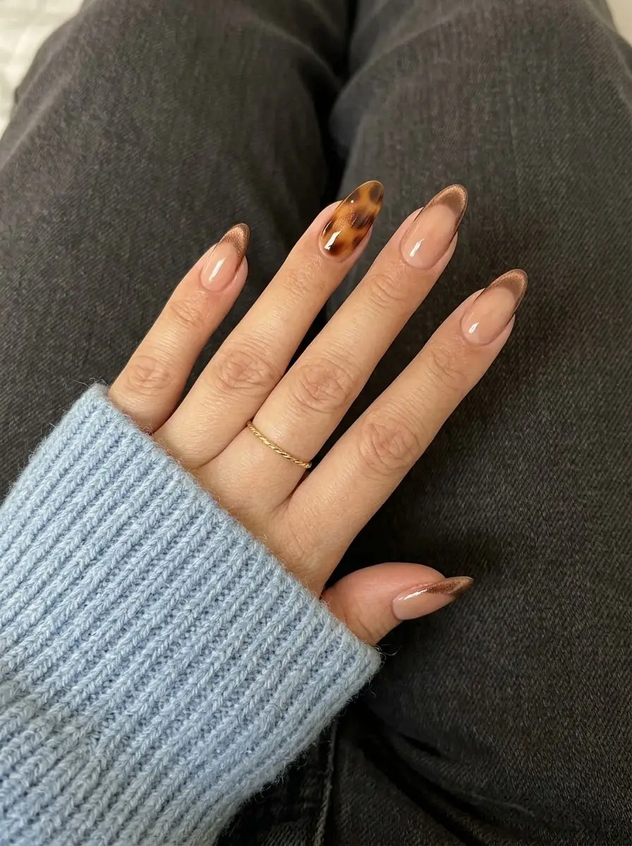 Bronze Velvet French Tips With Tortoiseshell Accent